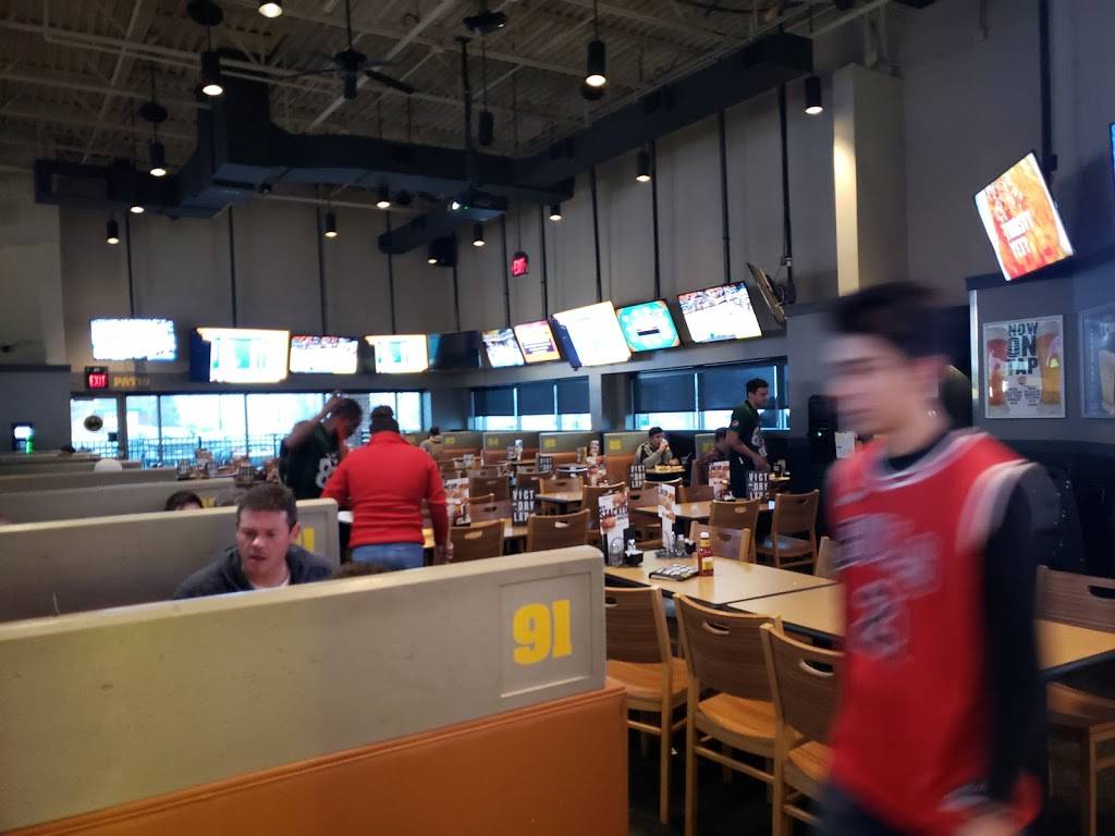 Buffalo Wild Wings | restaurant | 2555 W 75th St, Naperville, IL 60540, USA | 6303699464 OR +1 630-369-9464