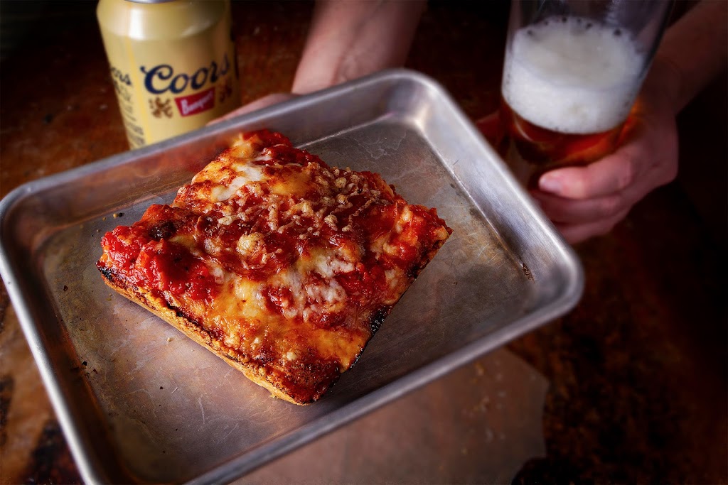 The Dog & Bear Tavern | restaurant | 7000 W Lake Blvd, Tahoma, CA 96142, USA | 5305258138 OR +1 530-525-8138