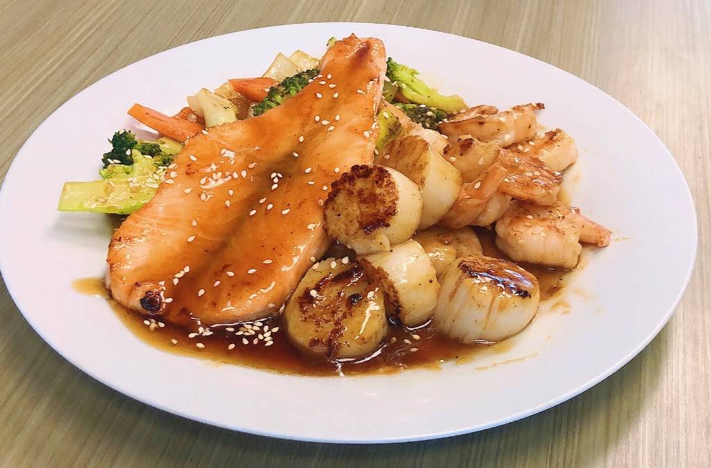 Hibachi Shokudo | restaurant | 1301 Vine St, Philadelphia, PA 19107, USA | 2159252008 OR +1 215-925-2008