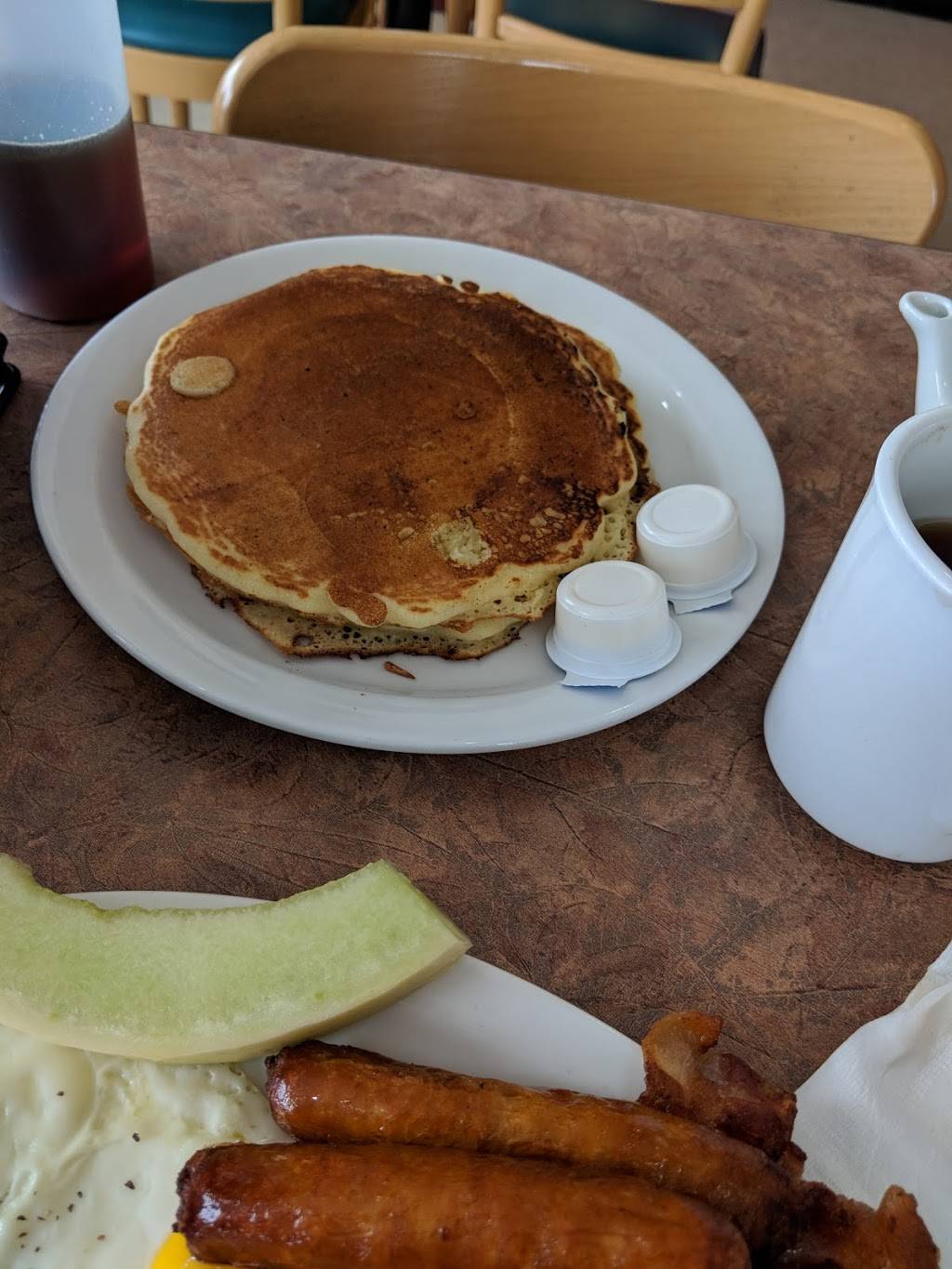 Donnellys | restaurant | 17915 Leslie St, Newmarket, ON L3Y 3E3, Canada | 9052355544 OR +1 905-235-5544