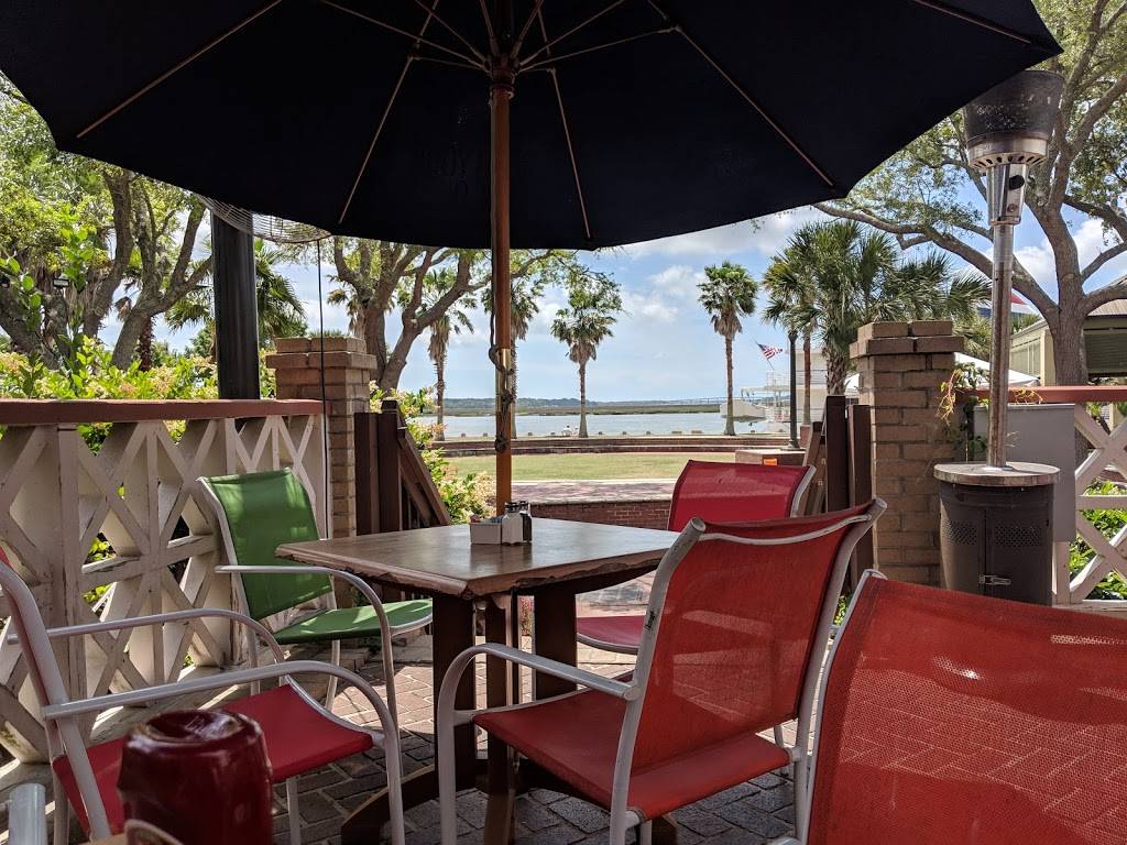 Paninis On The Waterfront | meal takeaway | 926 Bay St, Beaufort, SC 29902, USA | 8433790300 OR +1 843-379-0300