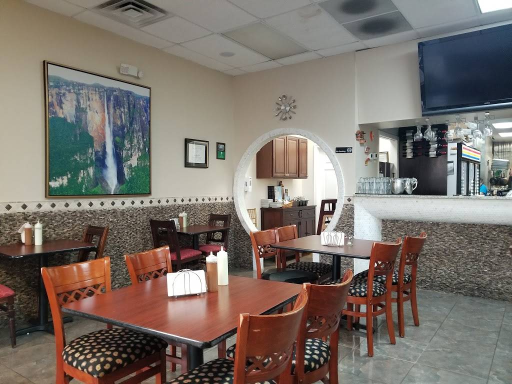 Arepas Capitol | restaurant | 14091 Noblewood Plaza, Dale City, VA 22193, USA | 5714027297 OR +1 571-402-7297