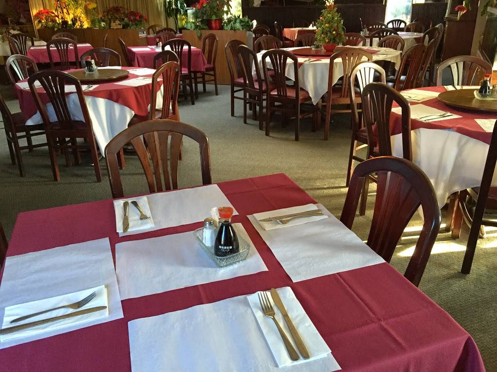 The Red Sail Restaurant | restaurant | 3838 Walker Rd, Windsor, ON N8W 3T2, Canada | 5199696921 OR +1 519-969-6921