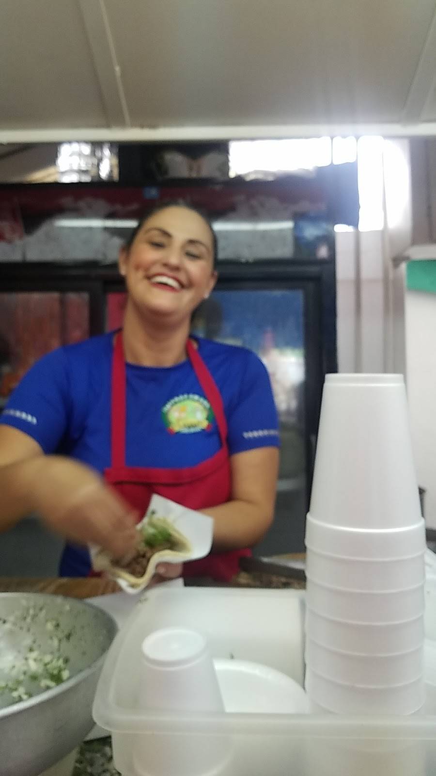 Birria De Res Estilo Sinaloa La Güerita | restaurant | Av. Miraflores 6836, El Rubi, 22626 Tijuana, B.C., Mexico | 016645750068 OR +52 664 575 0068