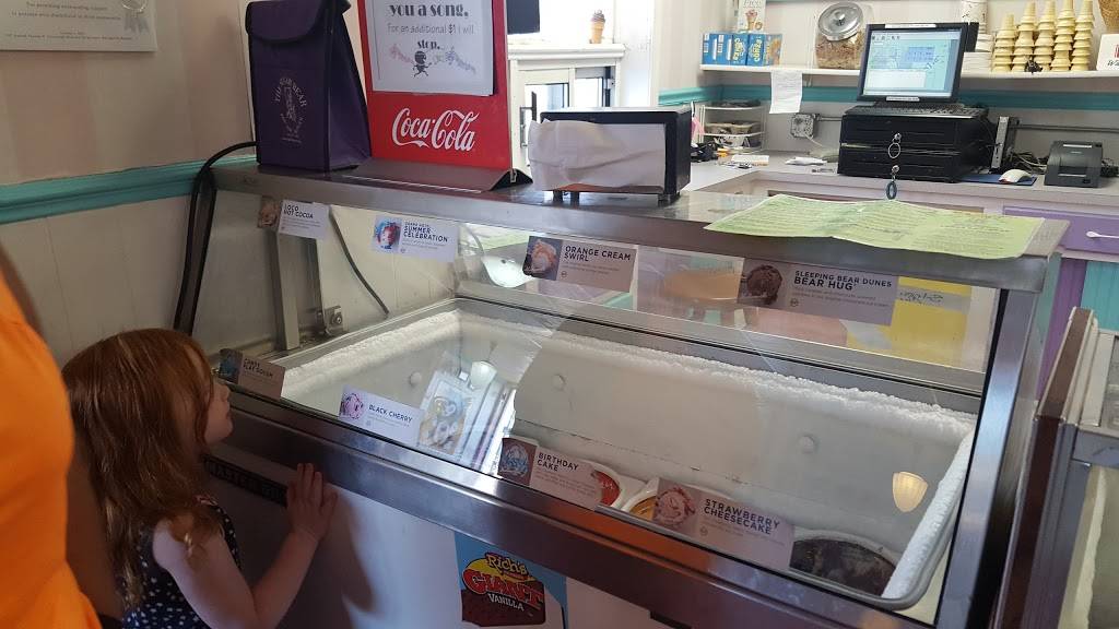 Sugar Bear | restaurant | 101 W Michigan Ave, Paw Paw, MI 49079, USA | 2696574841 OR +1 269-657-4841