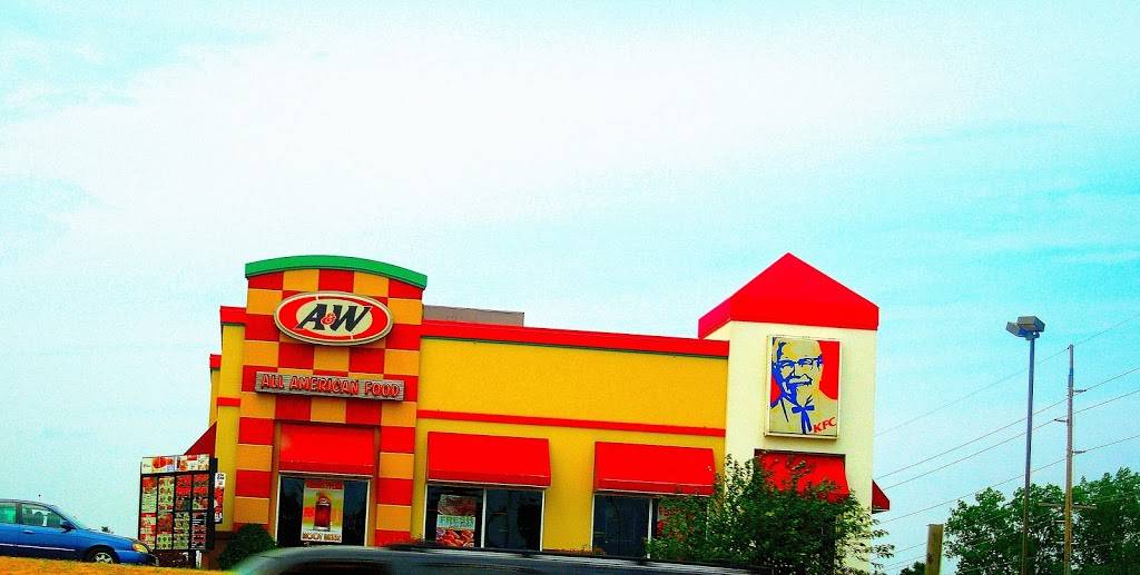A&W Restaurant | restaurant | 900 US-12, Baraboo, WI 53913, USA | 6083560747 OR +1 608-356-0747