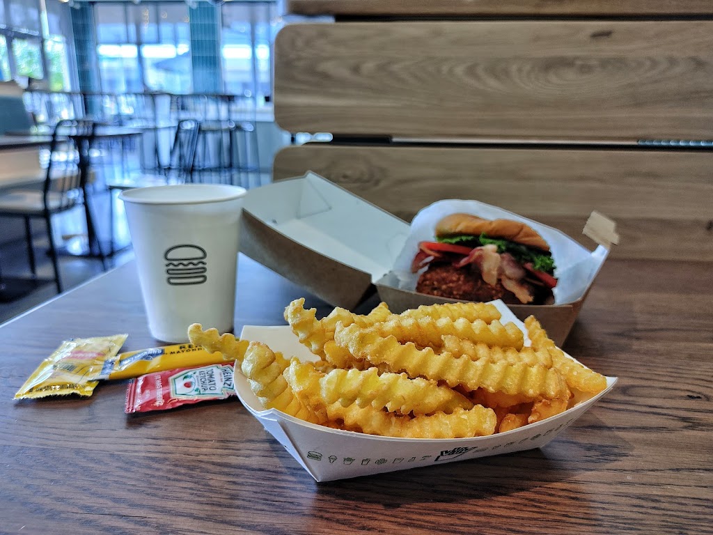 Shake Shack Katy Freeway | restaurant | 19300 Katy Fwy, Houston, TX 77094, USA | 3465270593 OR +1 346-527-0593