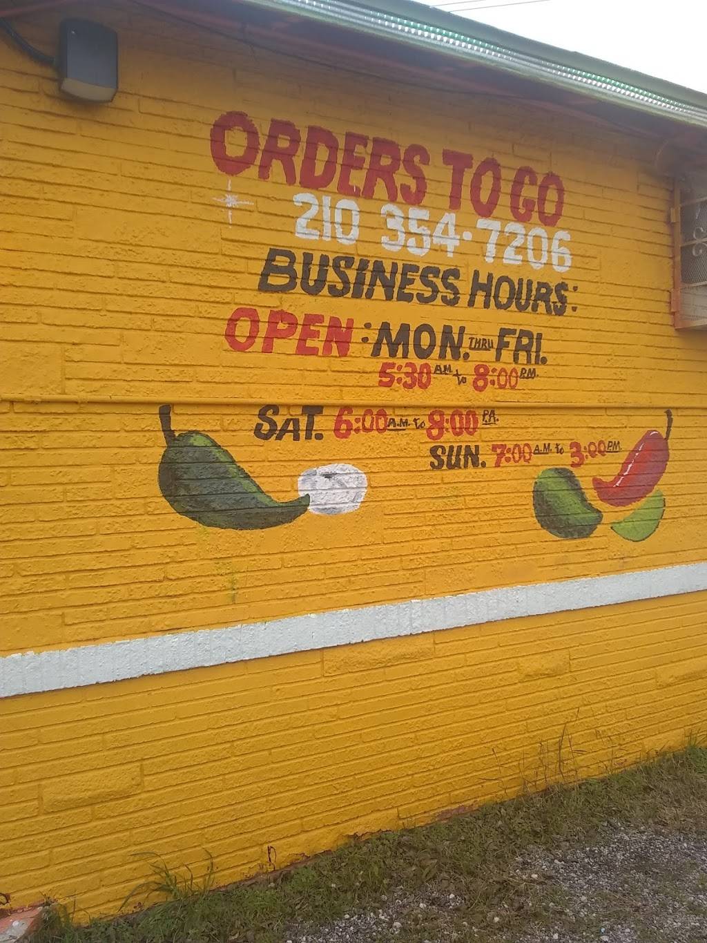 Dos Amigos | restaurant | 546 W Pyron Ave, San Antonio, TX 78221, USA | 2103547206 OR +1 210-354-7206