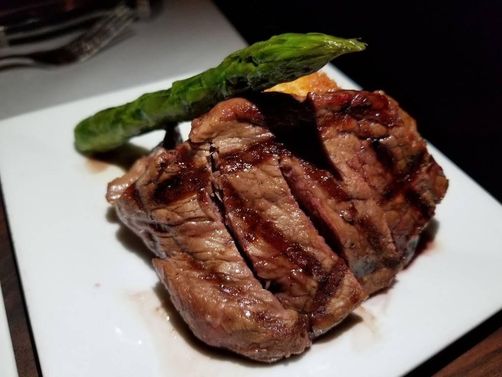 Flight Restaurant and Wine Bar | restaurant | 39 S Main St, Memphis, TN 38103, USA | 9015218005 OR +1 901-521-8005