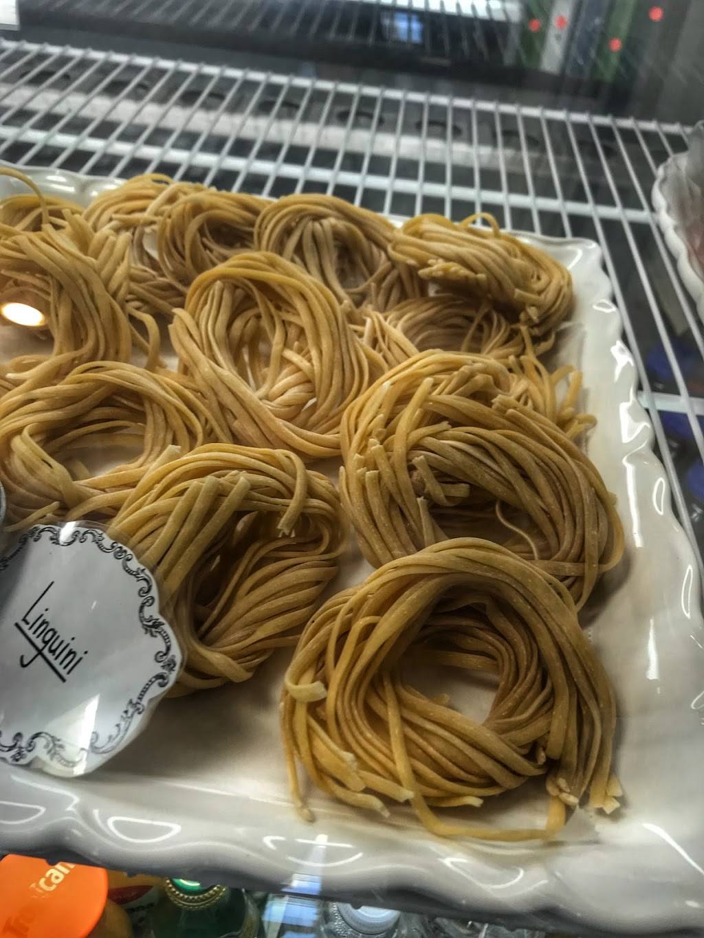 World Empanadas | restaurant | 1206 W Magnolia Blvd, Burbank, CA 91506, USA | 8185614999 OR +1 818-561-4999