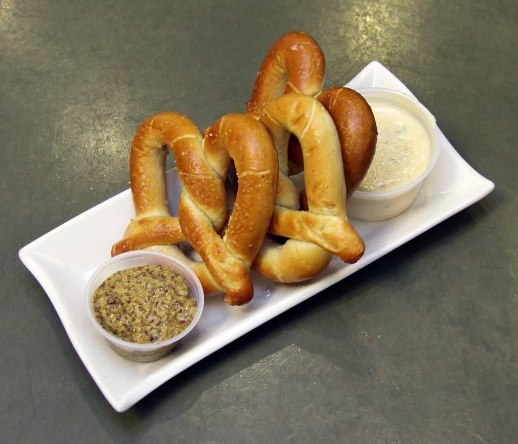 JBs Pour House | restaurant | 4770 Lebanon Pike, Hermitage, TN 37076, USA | 6157505925 OR +1 615-750-5925