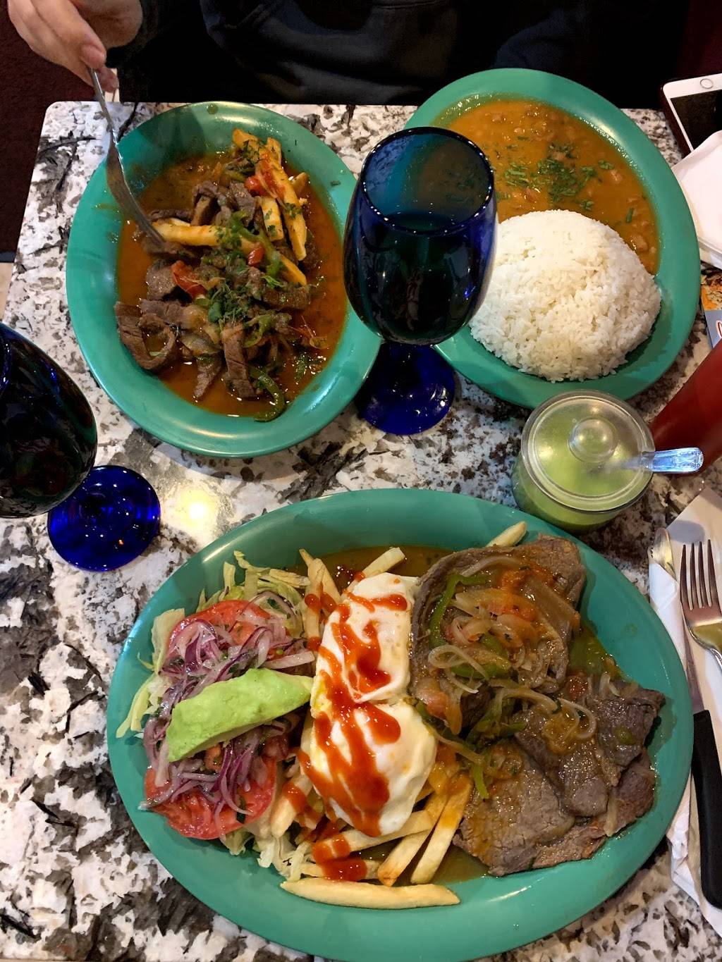 Balcon De Quito | meal delivery | 666 Seneca Ave, Ridgewood, NY 11385, USA | 7183661737 OR +1 718-366-1737