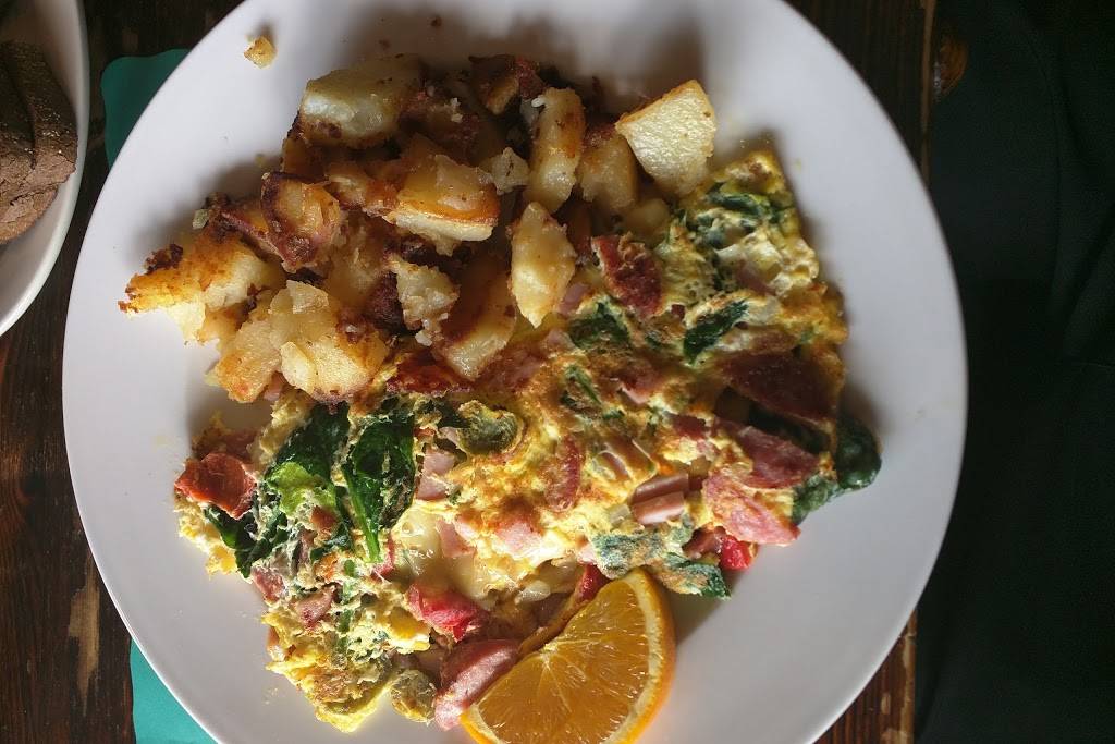 Iron Town Diner | restaurant | 325 Main St, Saugus, MA 01906, USA | 7815582070 OR +1 781-558-2070