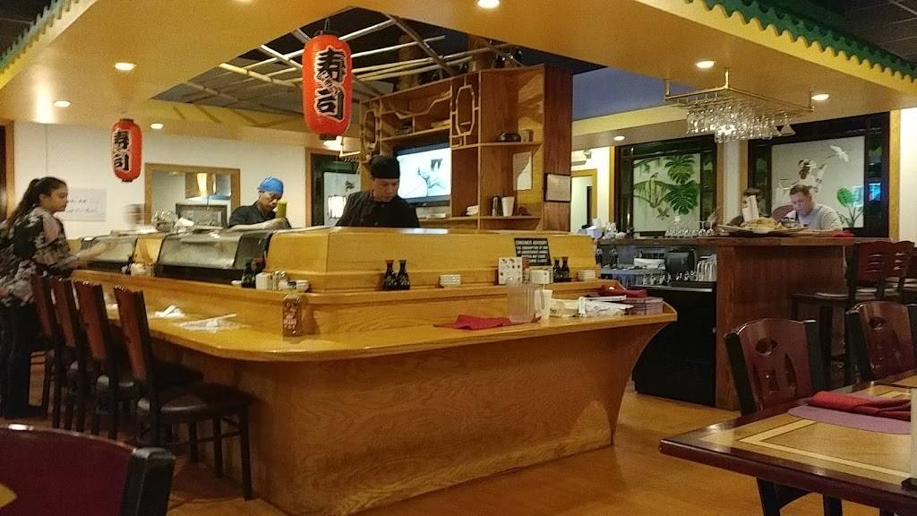 Fujiyama Japanese Seafood and Steak | restaurant | 5000 N Wickham Rd #111, Melbourne, FL 32940, USA | 3212556633 OR +1 321-255-6633