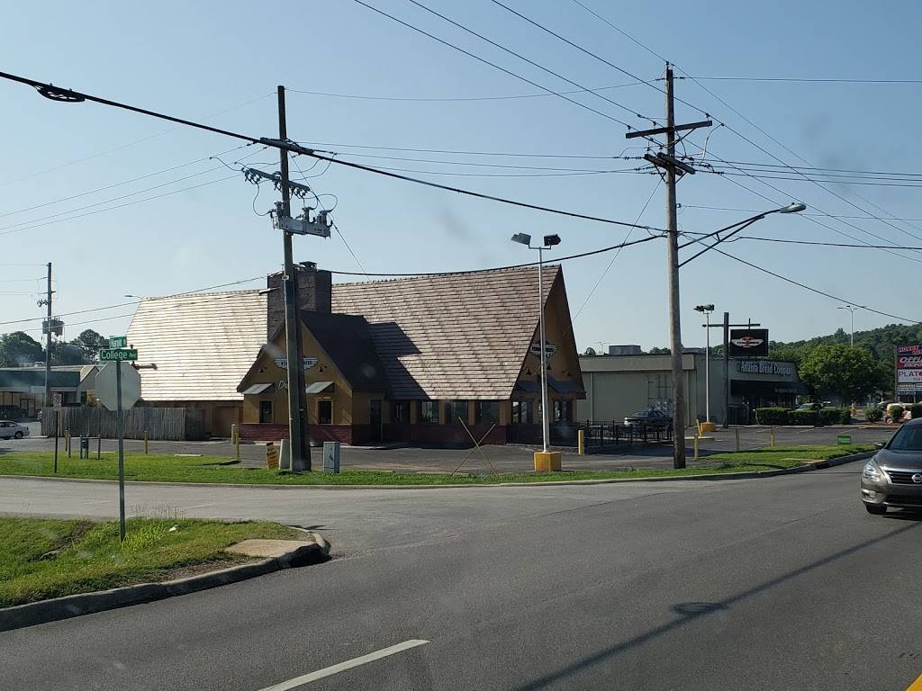 Flying Burrito | restaurant | Arkansas Union, 435 Garland Ave, Fayetteville, AR 72701, USA | 4795270400 OR +1 479-527-0400