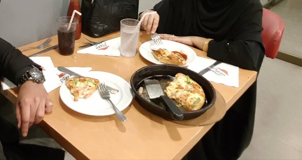 Pizza Hut | restaurant | 2042 W 47th St, Chicago, IL 60609, USA | 7733764700 OR +1 773-376-4700