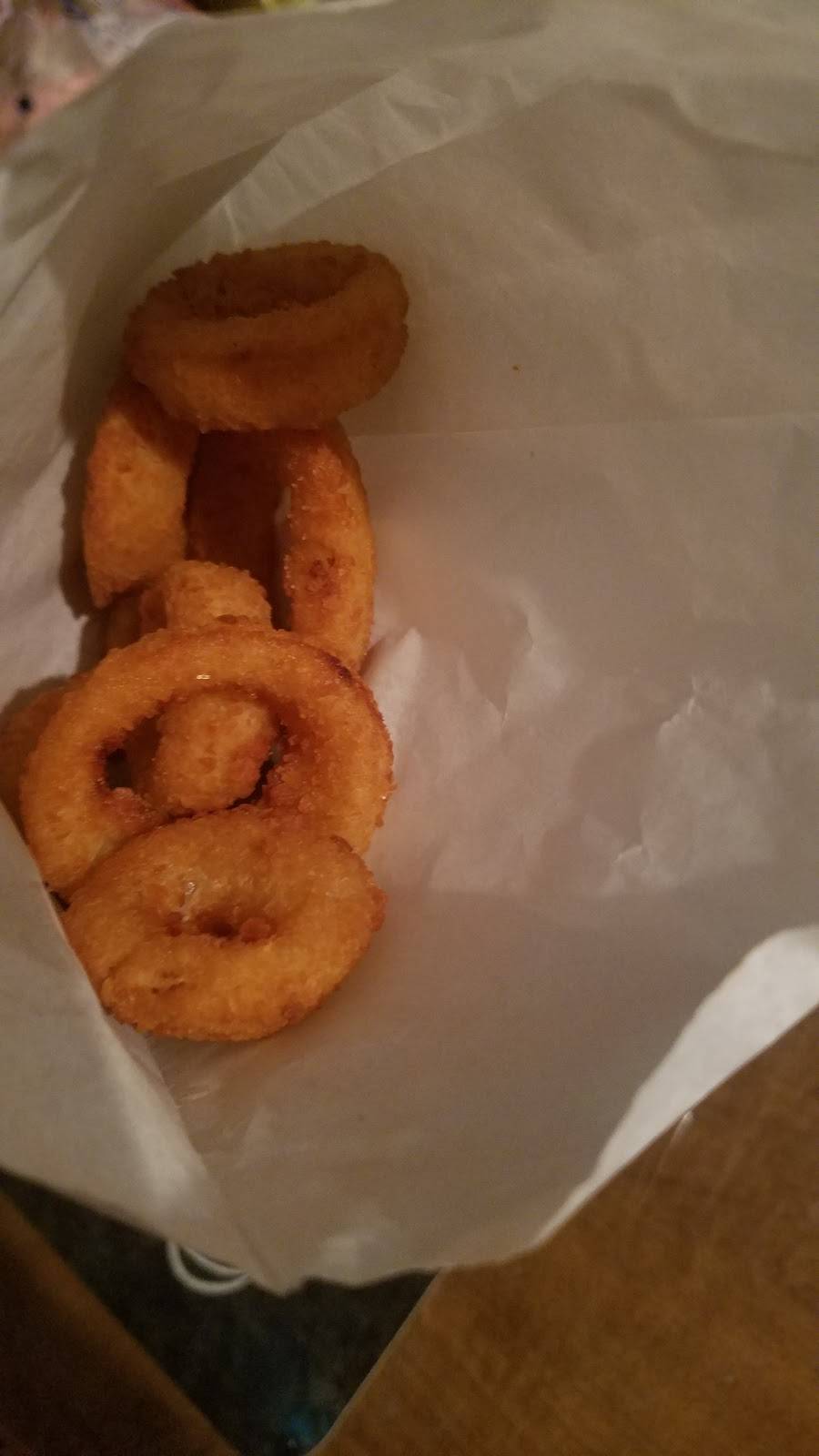 Sno-White Drive In | restaurant | 50 W Sherwood Ave, McFarland, CA 93250, USA | 6617923123 OR +1 661-792-3123