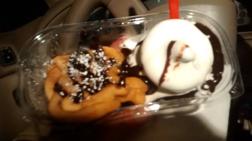 Dairy Queen | restaurant | 913 Charleston Ave, Mattoon, IL 61938, USA | 2172350911 OR +1 217-235-0911