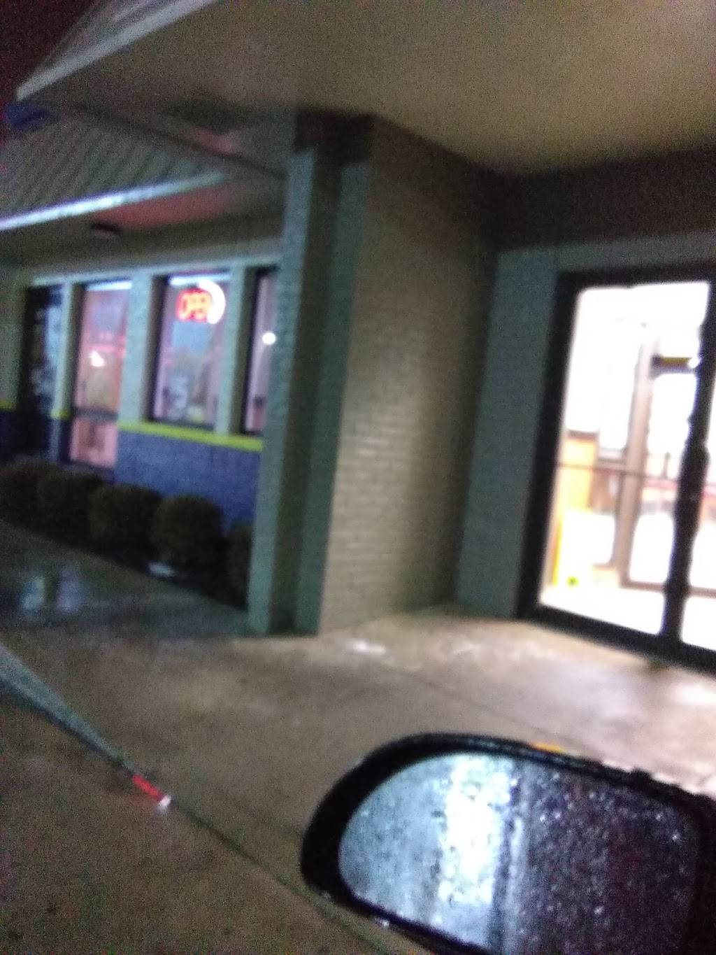 Churchs Chicken | restaurant | 7200 Eastwood Trafficway, Kansas City, MO 64129, USA | 8169233352 OR +1 816-923-3352