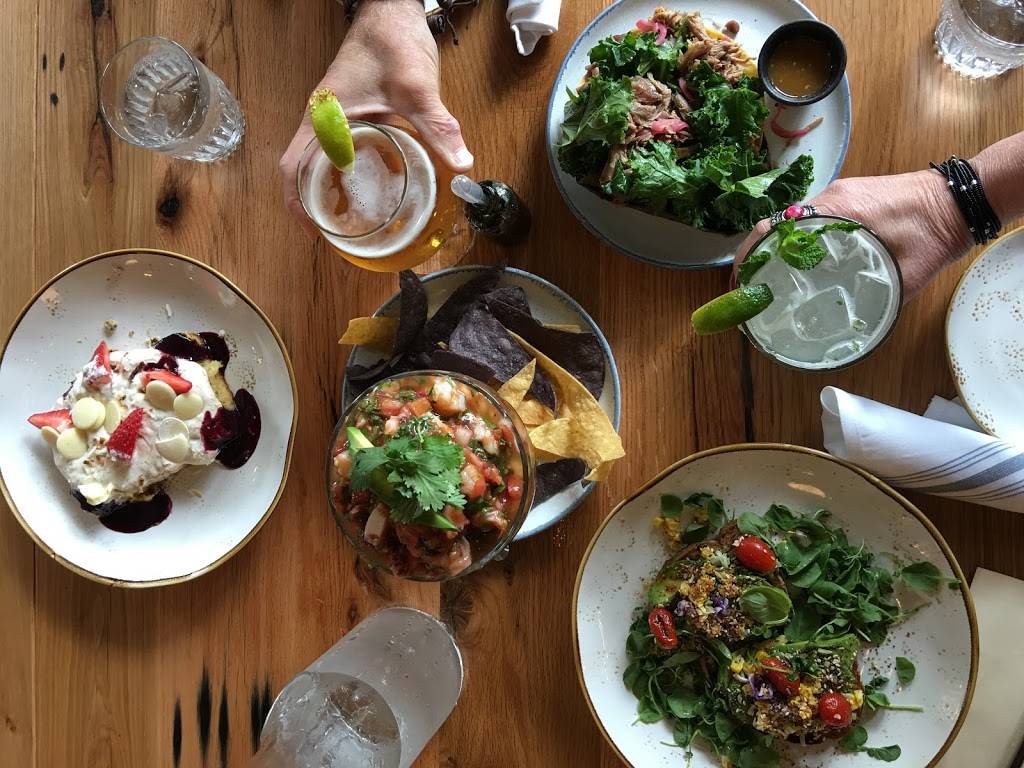 Evaritos Mexican Kitchen & Bar | restaurant | 16 N Main St, Norwalk, CT 06854, USA | 2039391620 OR +1 203-939-1620