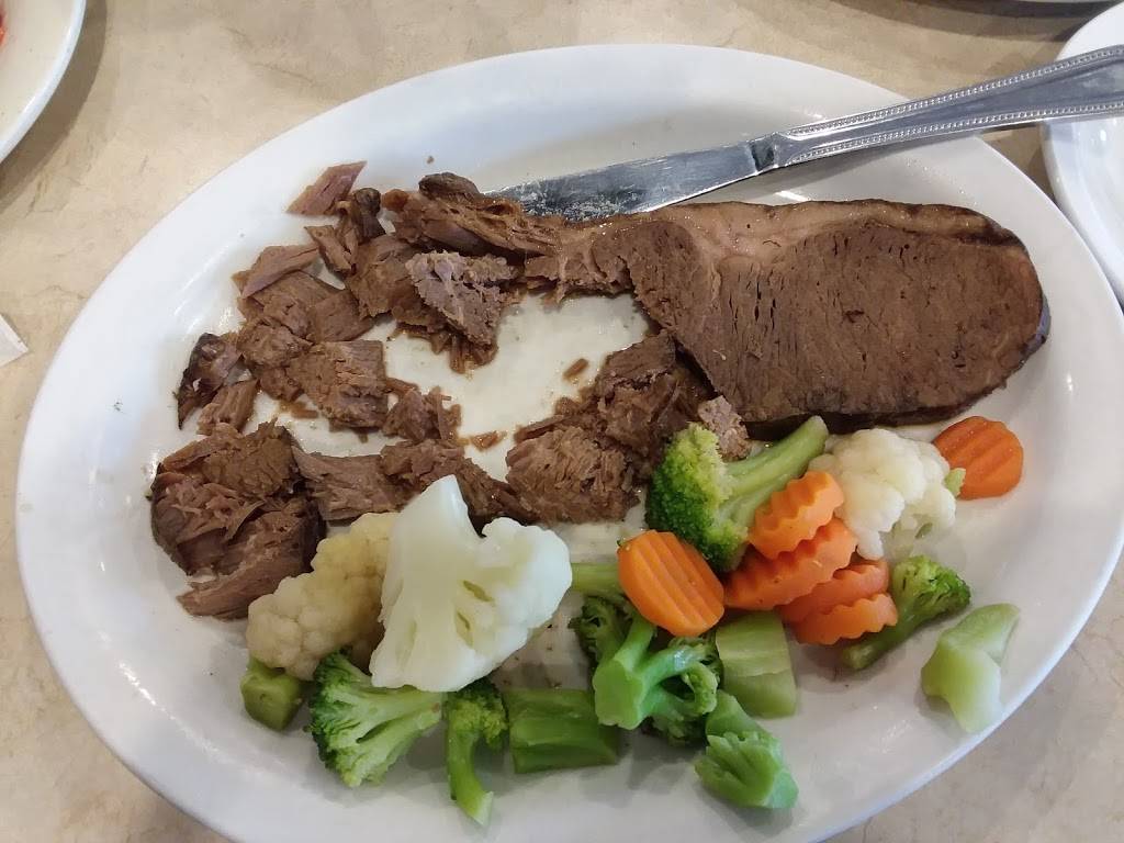 New Hollywood Family Restaurant | restaurant | 2812 New Pinery Rd, Portage, WI 53901, USA | 6087422122 OR +1 608-742-2122