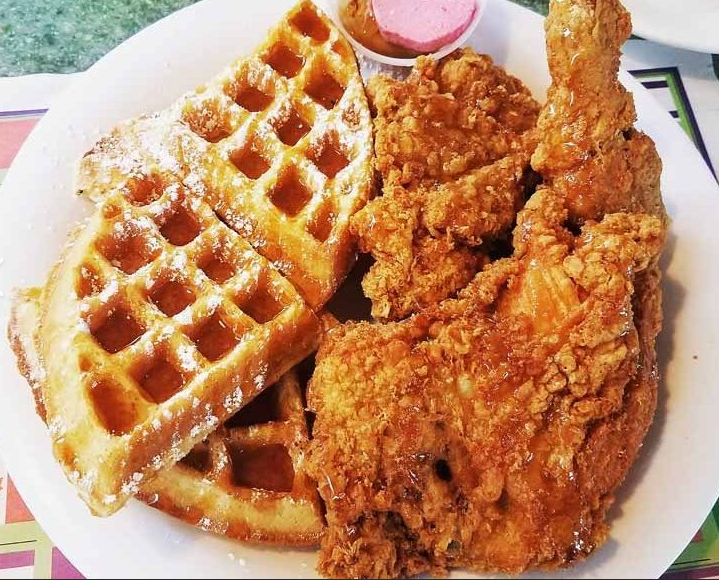IMB CHICKEN N WAFFLE WAFFLE | restaurant | 10911 Grand River Ave, Detroit, MI 48204, USA | 3139552918 OR +1 313-955-2918