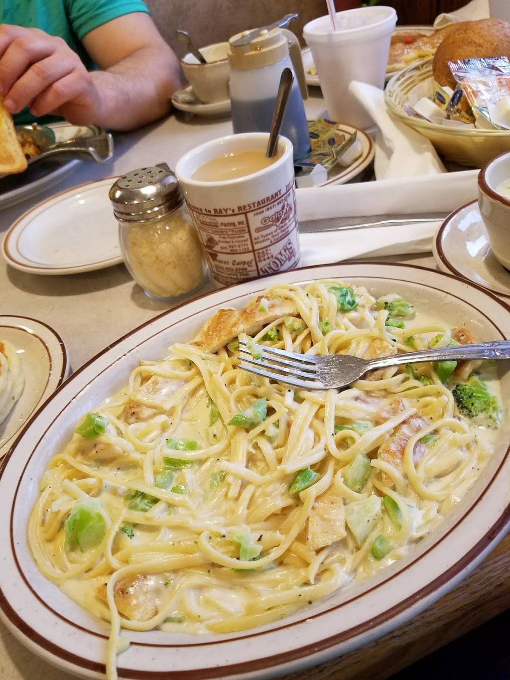 Rays Family Restaurant | restaurant | 801 St Charles St, Elgin, IL 60120, USA | 8477417110 OR +1 847-741-7110