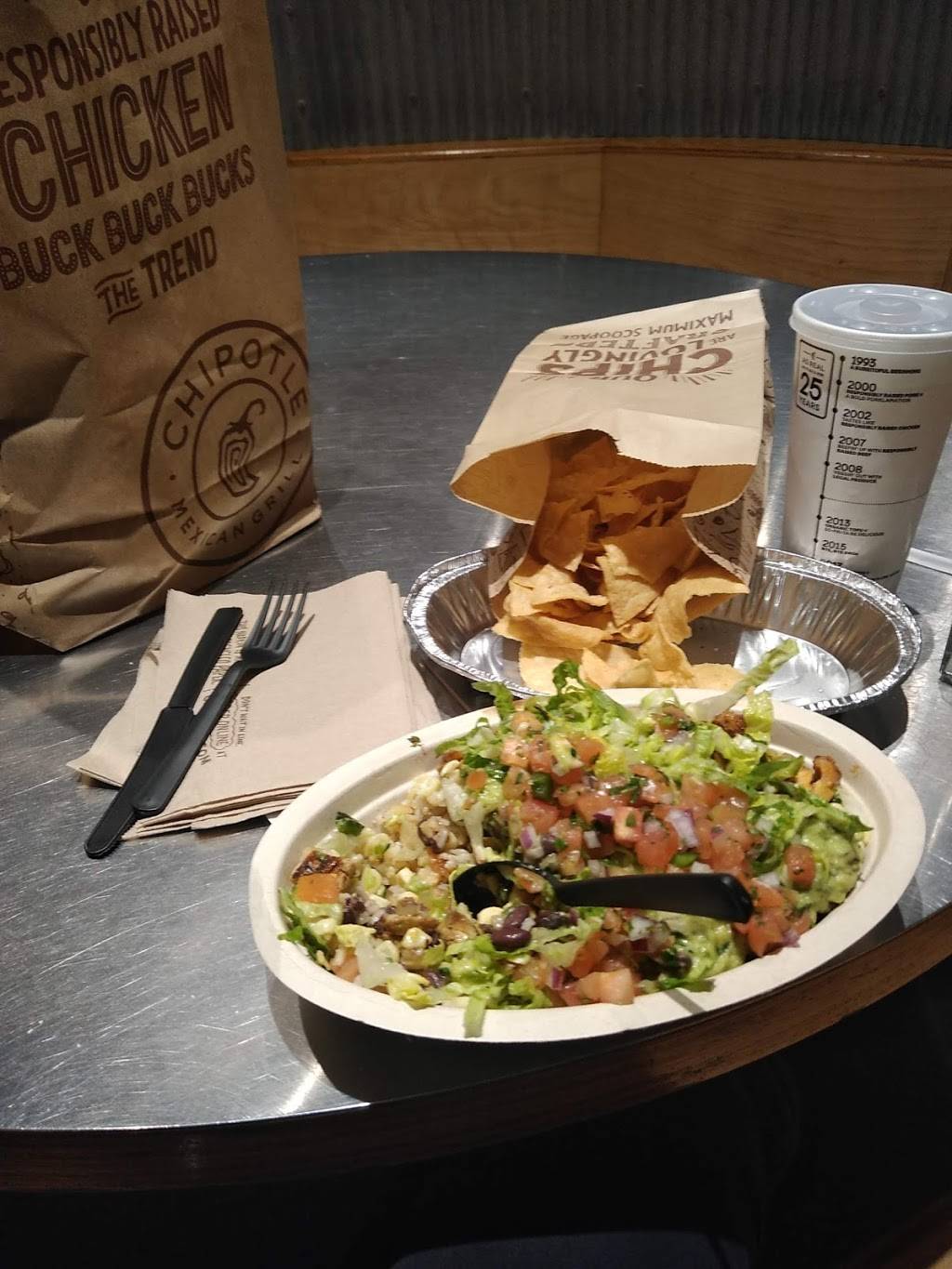 Chipotle Mexican Grill | restaurant | 1050 Gilman St, Berkeley, CA 94710, USA | 5105266047 OR +1 510-526-6047