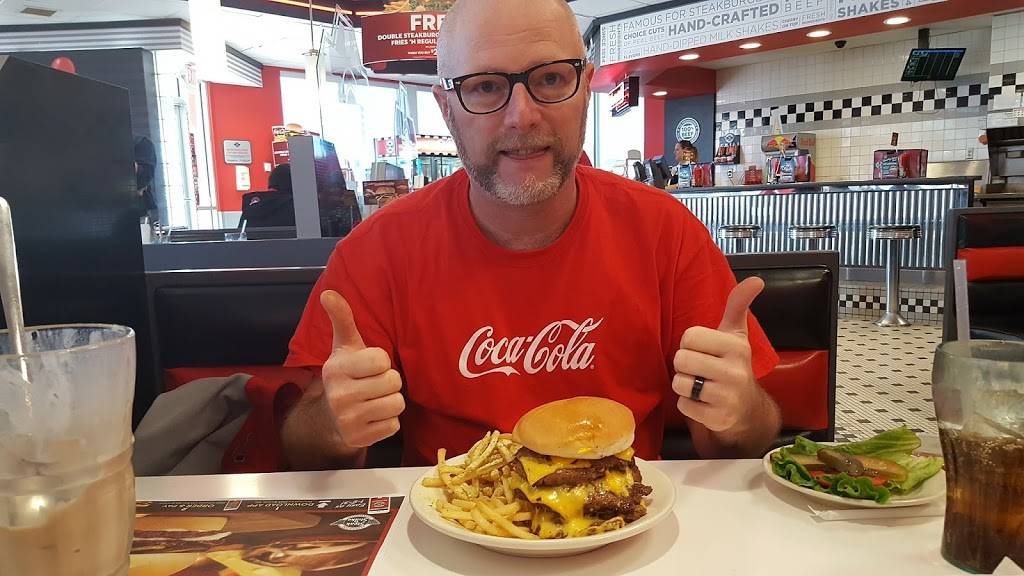 Steak n Shake | restaurant | 889 N Bridge St, Chillicothe, OH 45601, USA | 7402171194 OR +1 740-217-1194