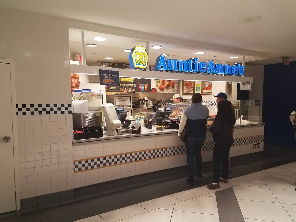 Auntie Annes | cafe | 5 Woodfield Mall, Schaumburg, IL 60173, USA | 8476196844 OR +1 847-619-6844