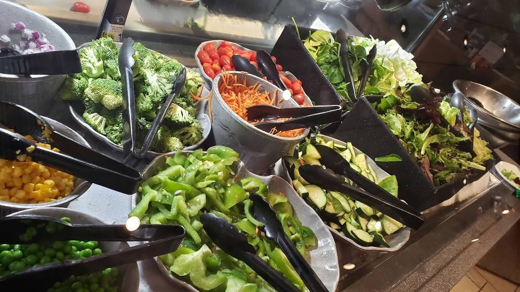 Ruby Tuesday | restaurant | 7806 E Skelly Dr, Tulsa, OK 74145, USA | 9186220781 OR +1 918-622-0781