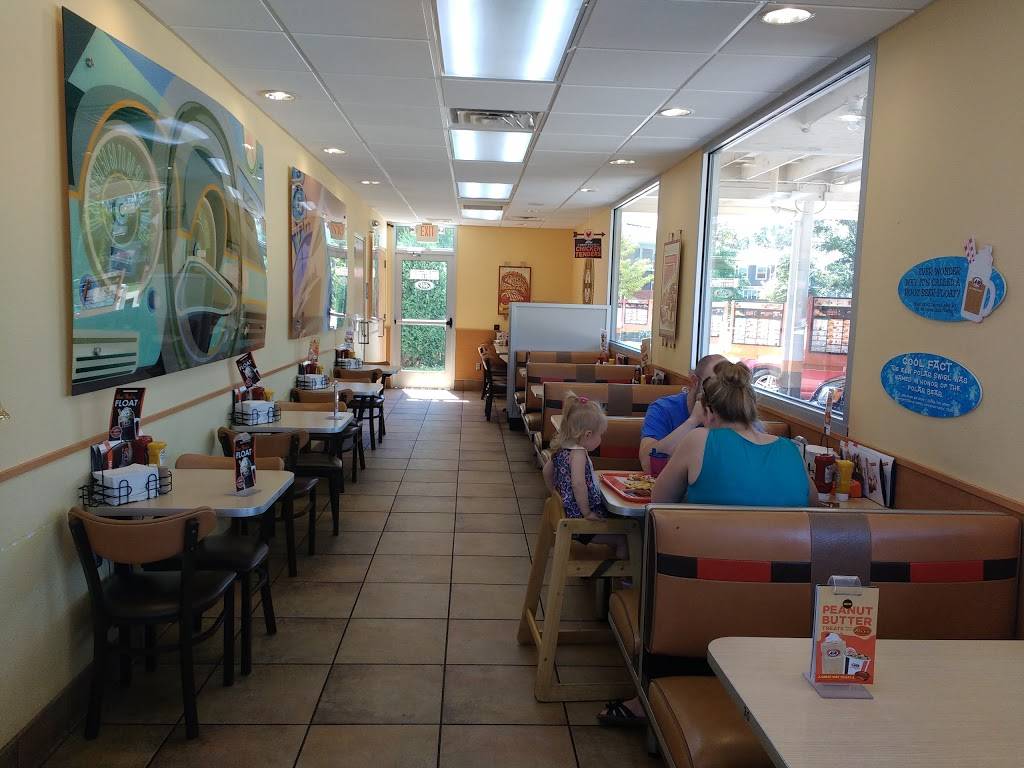 A&W Restaurant | restaurant | 2187 W 9th Ave, Oshkosh, WI 54904, USA | 9202334677 OR +1 920-233-4677