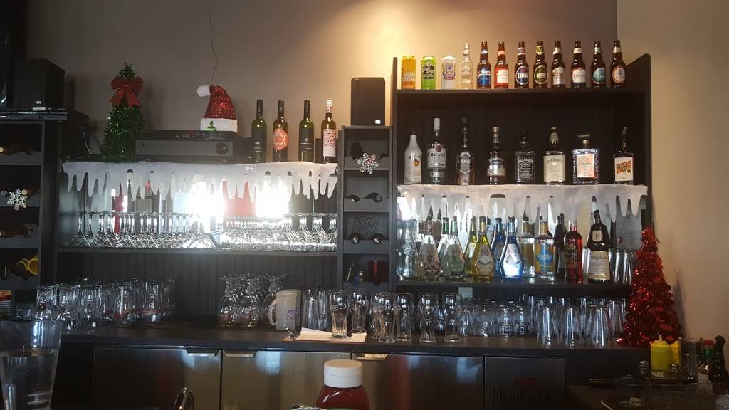 Scottys Corner Diner | restaurant | 2006 Robertson Rd, Nepean, ON K2H 1A5, Canada | 6136952222 OR +1 613-695-2222