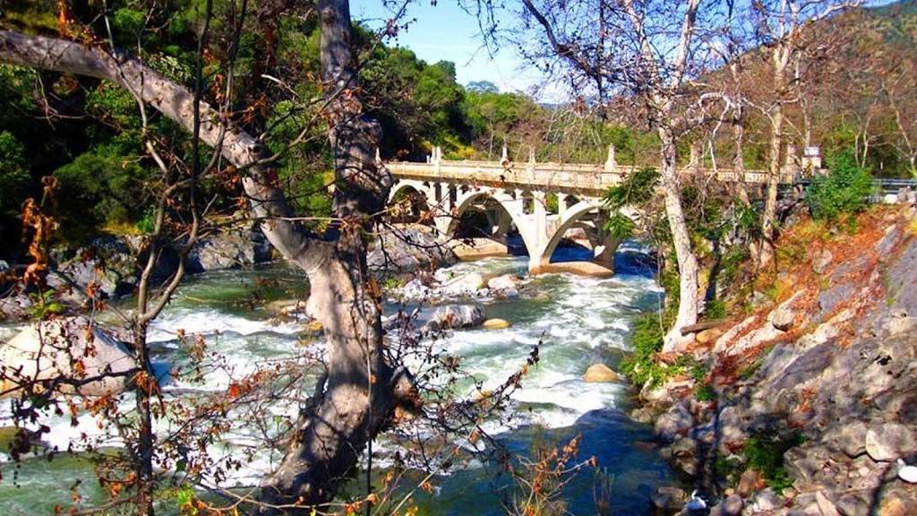 The Gateway Restaurant & Lodge | restaurant | 45978 Sierra Dr, Three Rivers, CA 93271, USA | 5595614133 OR +1 559-561-4133