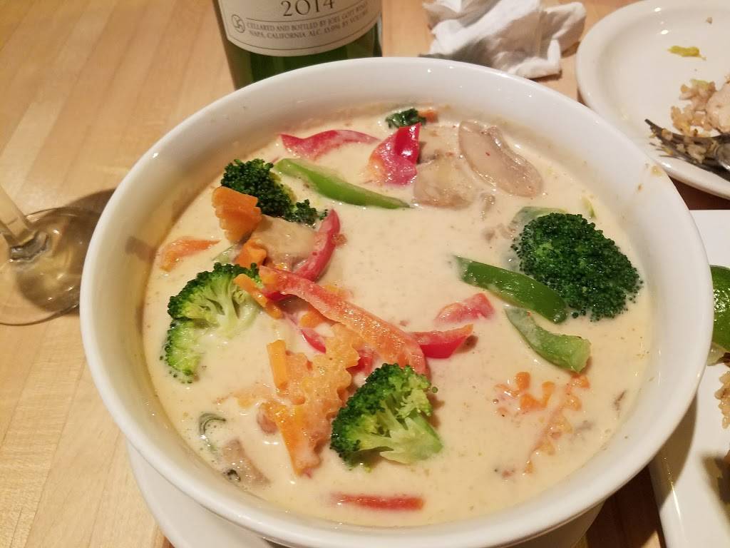 Thai Thai Restaurant | restaurant | 4228, 3922 N Elston Ave, Chicago, IL 60618, USA | 7734781079 OR +1 773-478-1079