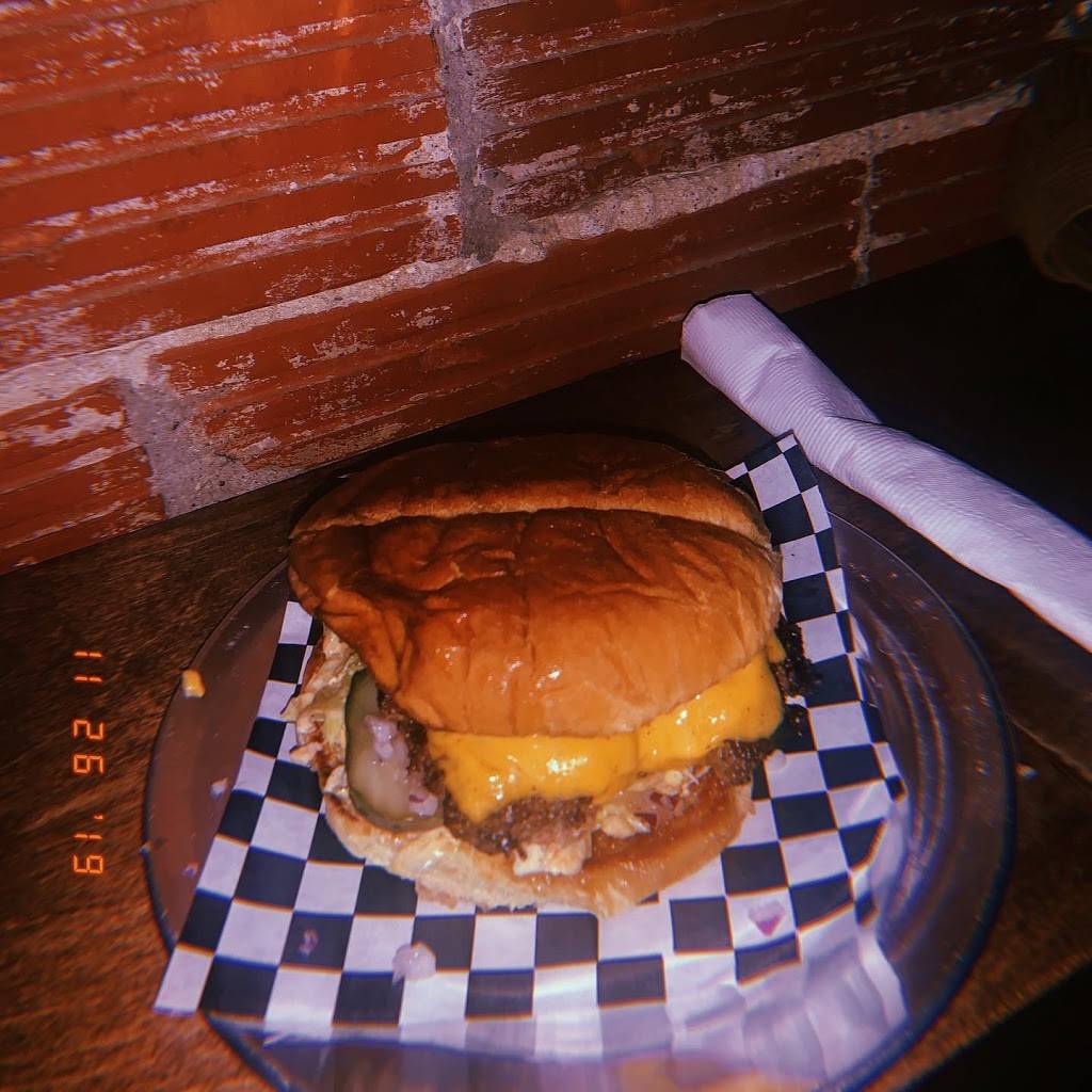 The Peak Inn | restaurant | 132 N Peak St, Dallas, TX 75226, USA | 2143778828 OR +1 214-377-8828