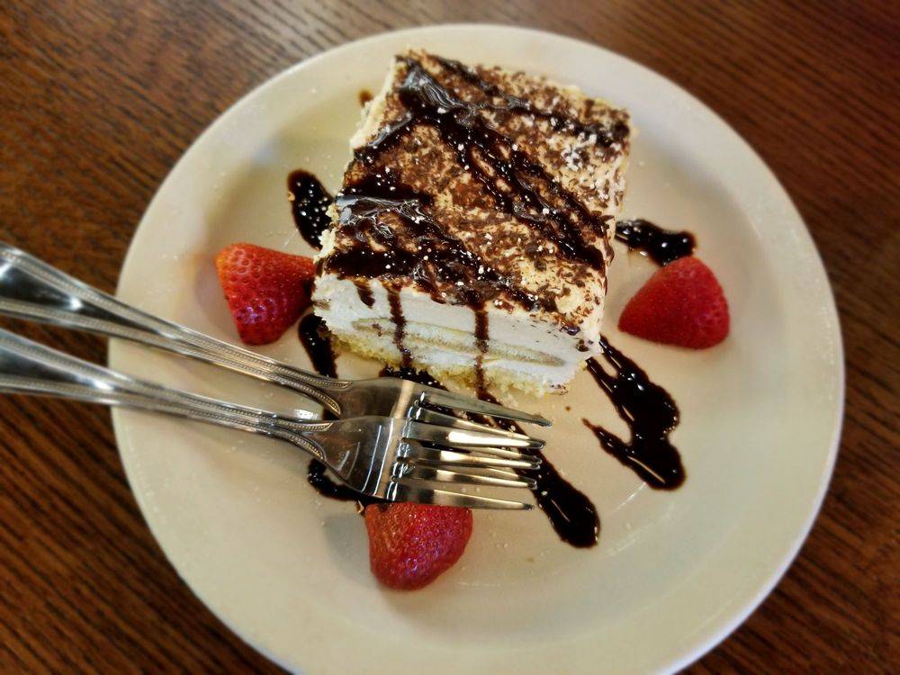 Italianos Restaurant | restaurant | 11710 Broadway St #102, Pearland, TX 77584, USA | 2818127662 OR +1 281-812-7662