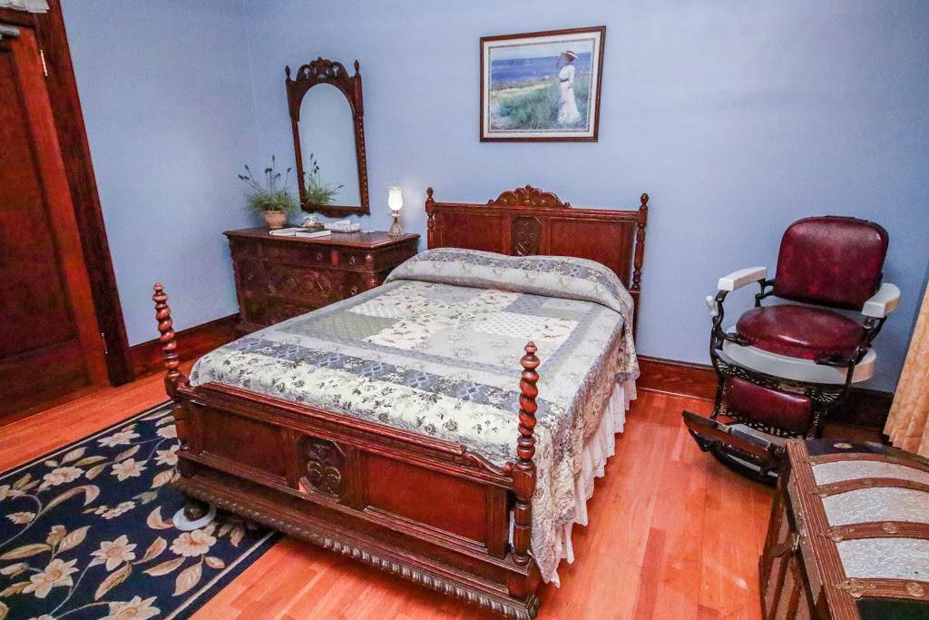 The Edgewater Hotel | restaurant | 99 W Plant St, Winter Garden, FL 34787, USA | 4076546921 OR +1 407-654-6921