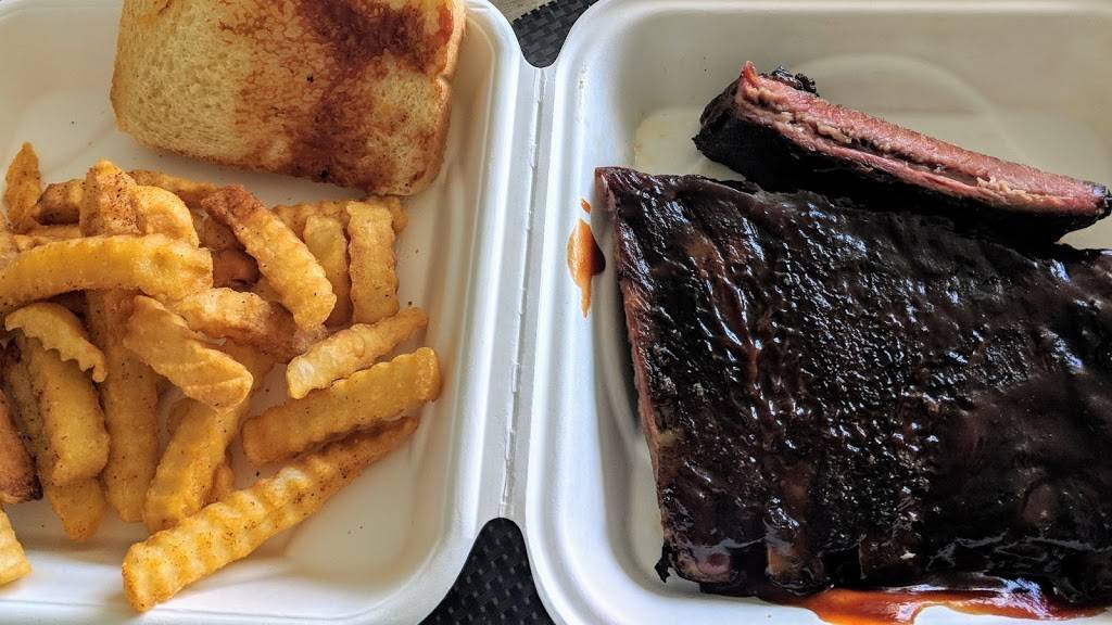 Heckys Barbecue | meal delivery | 1902 Green Bay Rd, Evanston, IL 60201, USA | 8474921182 OR +1 847-492-1182