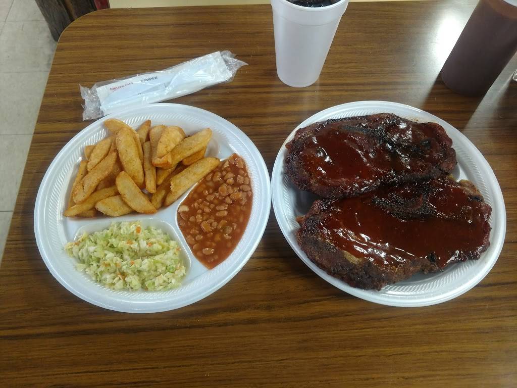 Ironhorse Barbeque & Catering | restaurant | 2801 US 49, Paragould, AR 72450, USA | 8702399758 OR +1 870-239-9758