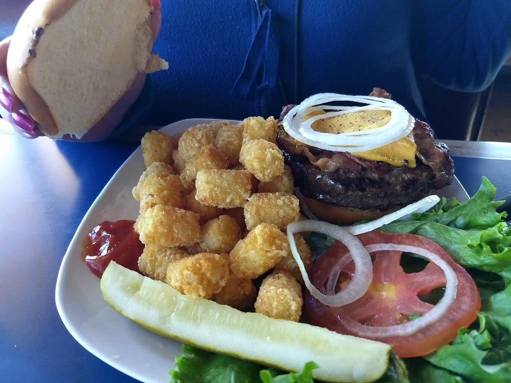 Salty Dawg II | restaurant | 6121 E Broadway Blvd, Tucson, AZ 85711, USA | 5207903294 OR +1 520-790-3294