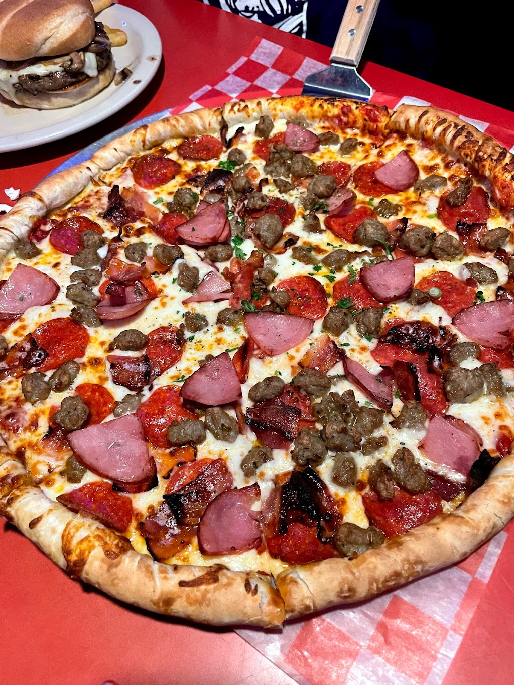 Buffalo Jacks Legendary Wings & Pizza | restaurant | 11275 Emerald Coast Pkwy #3, Destin, FL 32550, USA | 8504246288 OR +1 850-424-6288