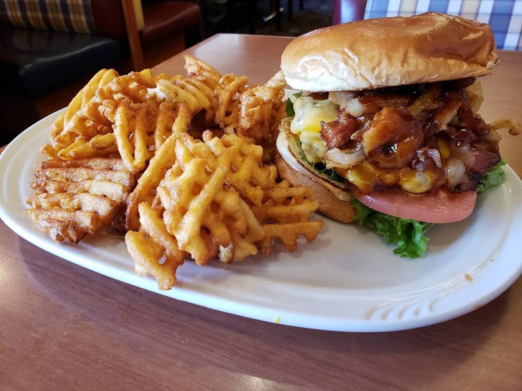 Friendlys | restaurant | Massachusetts 9, 455 Russell St, Hadley, MA 01035, USA | 4132537640 OR +1 413-253-7640