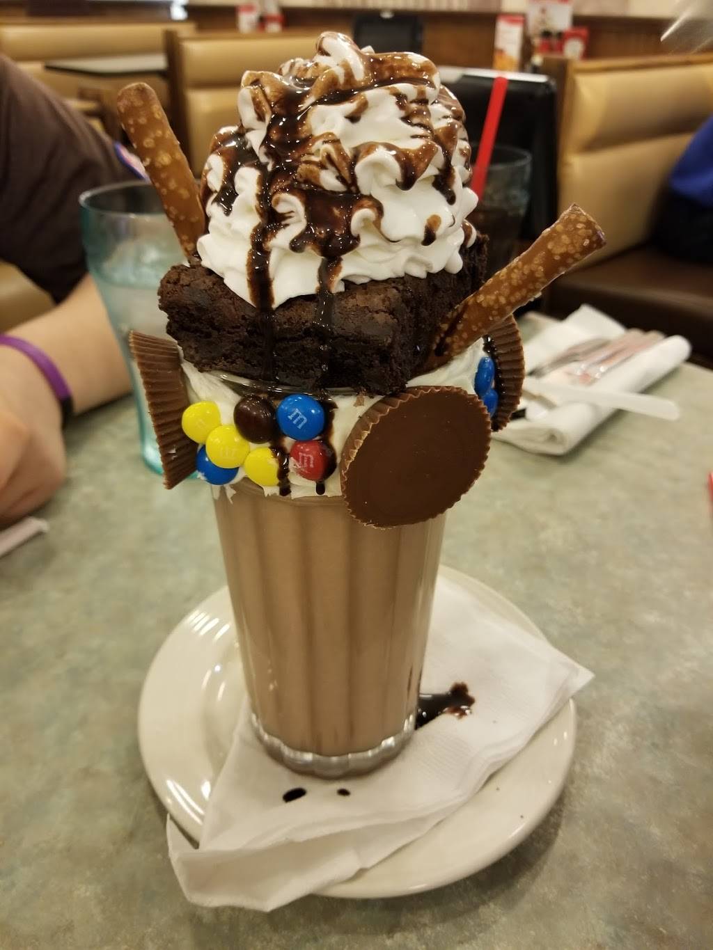 Friendlys | restaurant | 697 Southbridge St, Auburn, MA 01501, USA | 5088323102 OR +1 508-832-3102
