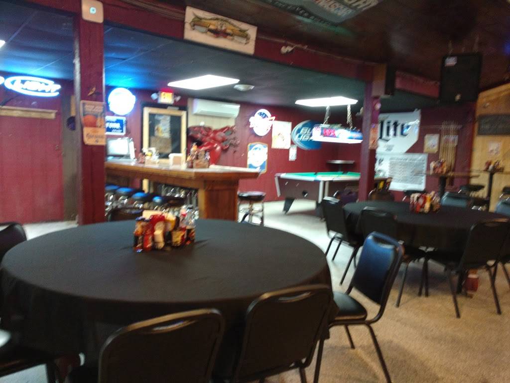 Johnnys Tavern | restaurant | 39 Main St, East New Market, MD 21631, USA | 4109433624 OR +1 410-943-3624