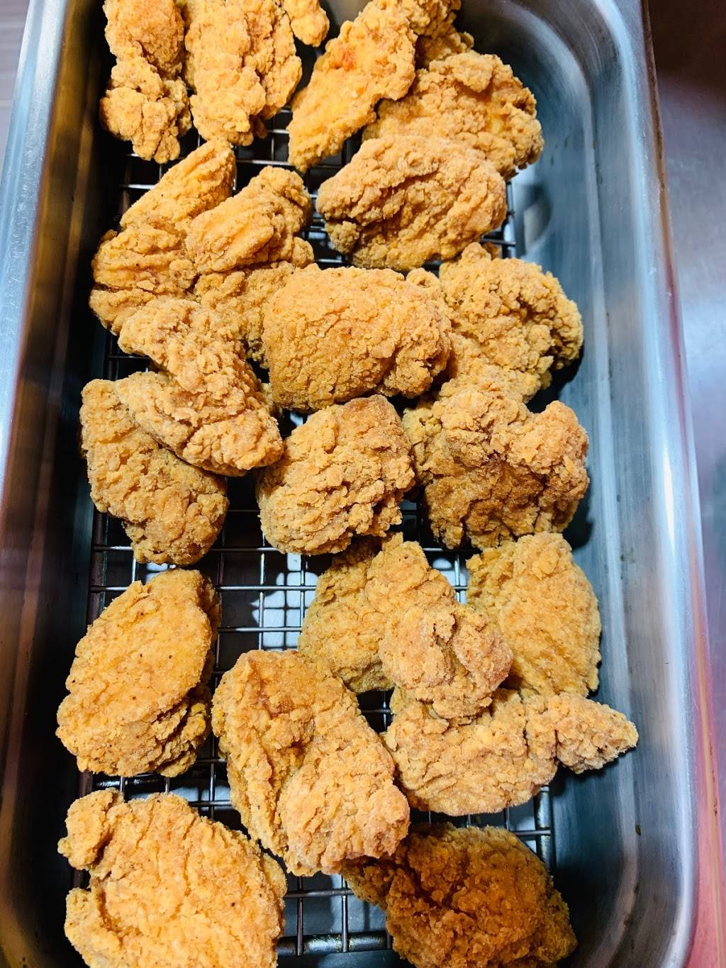 Krispy Krunchy Chicken | restaurant | 4300 S State St, Chicago, IL 60609, USA | 7739246448 OR +1 773-924-6448