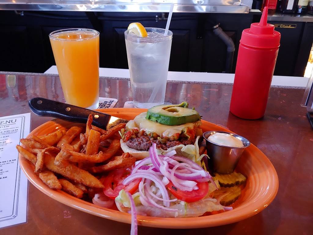 Silver Street Tavern | night club | 2 Silver St, Waterville, ME 04901, USA | 2076802163 OR +1 207-680-2163