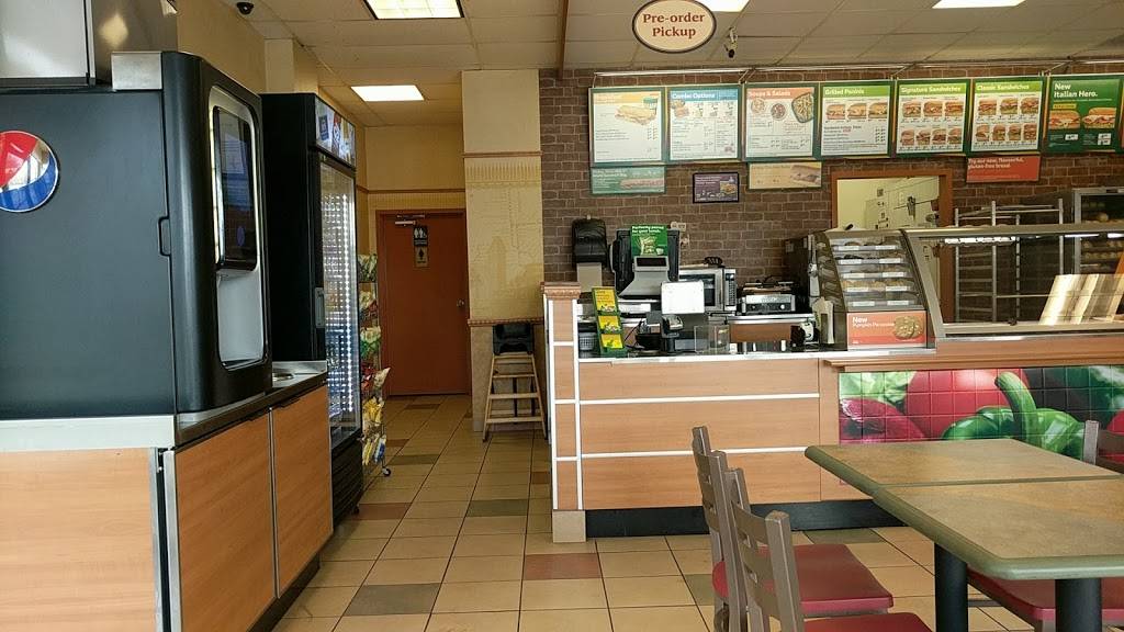 Subway | restaurant | 221 Cundles Rd E Unit 13, Barrie, ON L4M 3B3, Canada | 7055033001 OR +1 705-503-3001