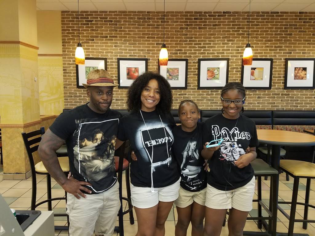 Subway Restaurants | restaurant | 150 E Hwy 67 #108, Duncanville, TX 75137, USA | 9722988111 OR +1 972-298-8111