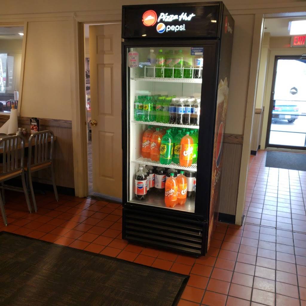 Pizza Hut | meal takeaway | 702 N Jackson St, Houston, MS 38851, USA | 6624562001 OR +1 662-456-2001